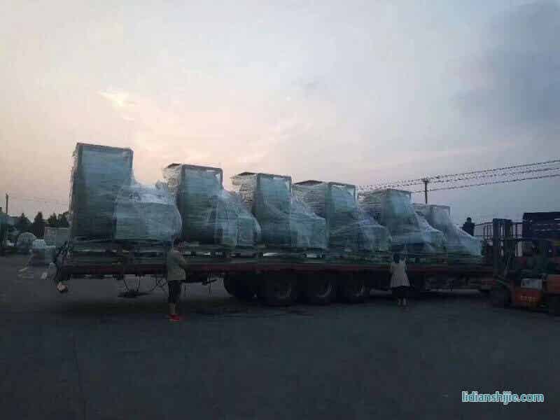 頂裕11臺玻璃鋼防腐風(fēng)機發(fā)往江西某工地