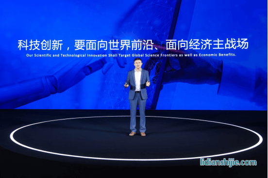 寧德時代首席科學家吳凱現場發言