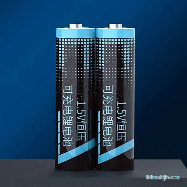 京?号可充电锂电?> 
</p>
<p>
	1.标称Q标准）电压Q电池在推荐的标准状态下工作Ӟ能稳定输出的电压?
</p>
<p>
	2.最高电压：一ơ性电池出厂时或可充电甉|l束充电时可能达到的最高电压?
</p>
<p>
	3.定wQ电池在某种状态下攄Ӟ输出甉|与输出时间的乘积Q用毫安时QmAhQ表C。例如标U电?.5伏的5号锌锰电池用75Ƨ的电阻攄Q放는约?0毫安Q至l止电压0.9伏，可工?3时Q在此种工作状态下的容量约?0QmAQ?3QhQ?860mAh?
</p>
<p>
	同一U电池的定w是随工作状态而变化的Q放는越大，q箋工作旉长Q容量越。例如前q?号锌锰电?毫安电放电，定w可以高达1100mAhQ工?20时Q，而在380毫安大电放甉|Q容量仅?50mAhQ每天工?分钟Q篏计工?8分钟Q。厂家公布的定wUCؓ额定定wQ是厂家在特定的试验条g下测定的Q因此判断某U电池容量是否够用，首先要知道厂家的试条gQ还应当比较厂家的测试条件与我们实际的用条件有何异同?L池在相机上的使用条gl常比厂家的试验条g更ؓ苛刻Q例如多?L性电池的试甉|都比自动调焦的相Z使用的^均电低Q测试的l止电压又定?.9伏，因此实际使用时的定w大大低于额定容量?
</p>
<p>
	4.抗泄漏性：在各U恶劣的存储与用条件下Q防止电池漏液的能力?
</p>
<p>
	5.大电放电能力：大电放늚能力强Q可能提供的甉|大、大甉|攄时的定w下降少?
</p>]]></content><pubDate>2014-05-04 14:05:43</pubDate></item><item id=